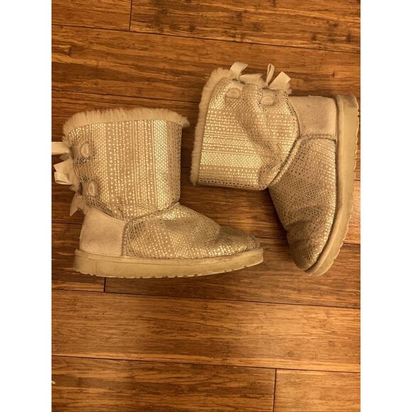 Ugg Bailey Bow Boots With BLING, Style 1004791, Size 3 Girls - Picture 2 of 7